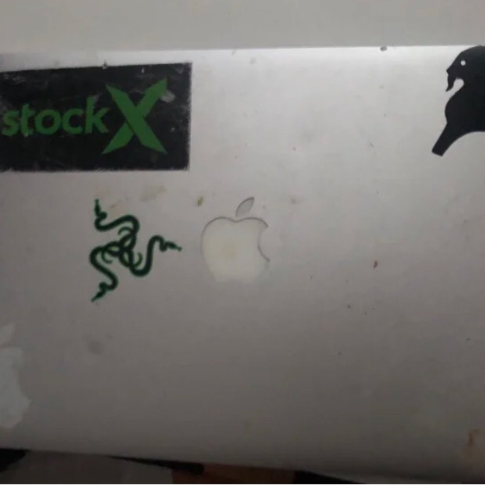 Laptop screen crack on right side u could fix or use for parts with charger